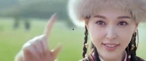 吃瓜大队唐嫣,瓜田里的甜蜜女王